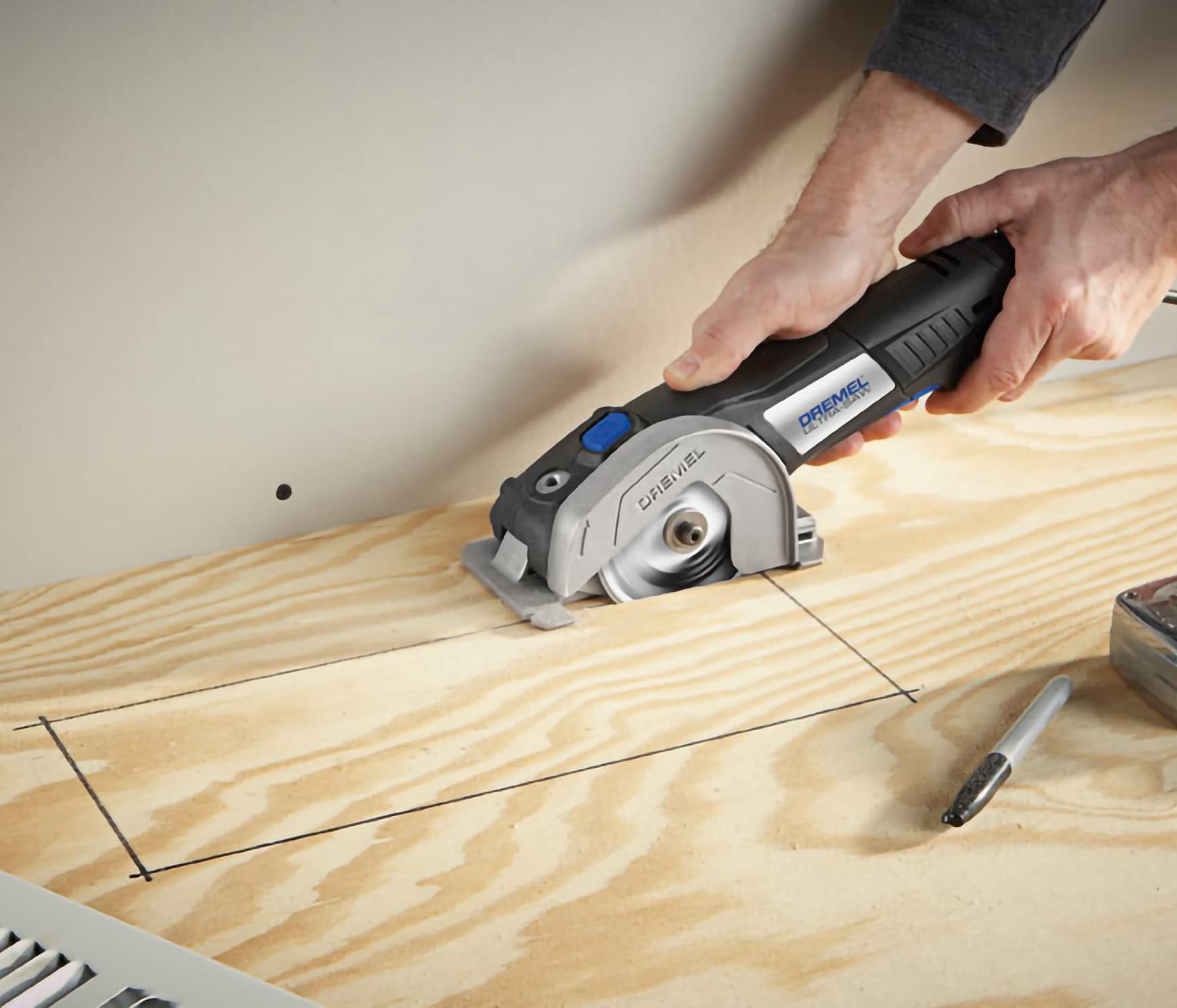 Dremel US40 Ultra-Saw Corded Compact Saw Tool Kit with 3 Cutting Wheels and Auxiliary Handle - Image 10