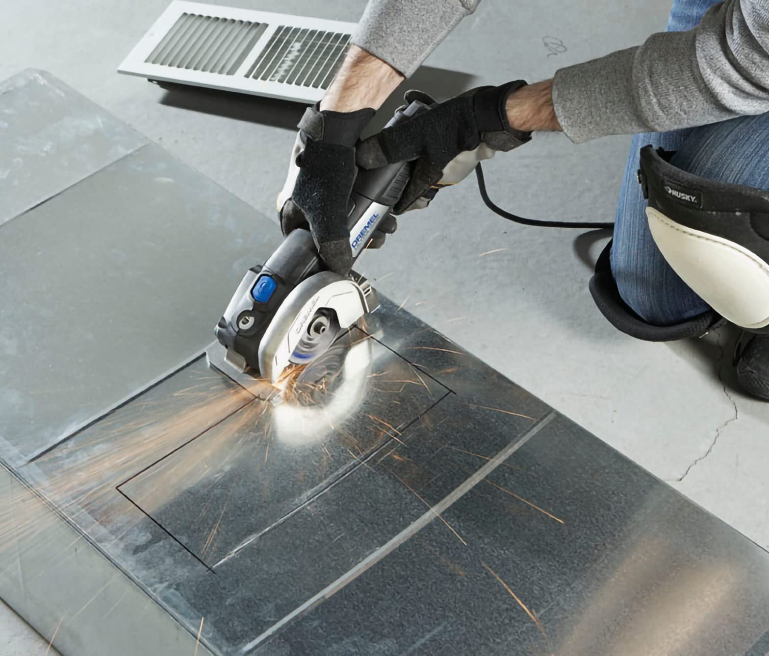 Dremel US40 Ultra-Saw Corded Compact Saw Tool Kit with 3 Cutting Wheels and Auxiliary Handle - Image 3