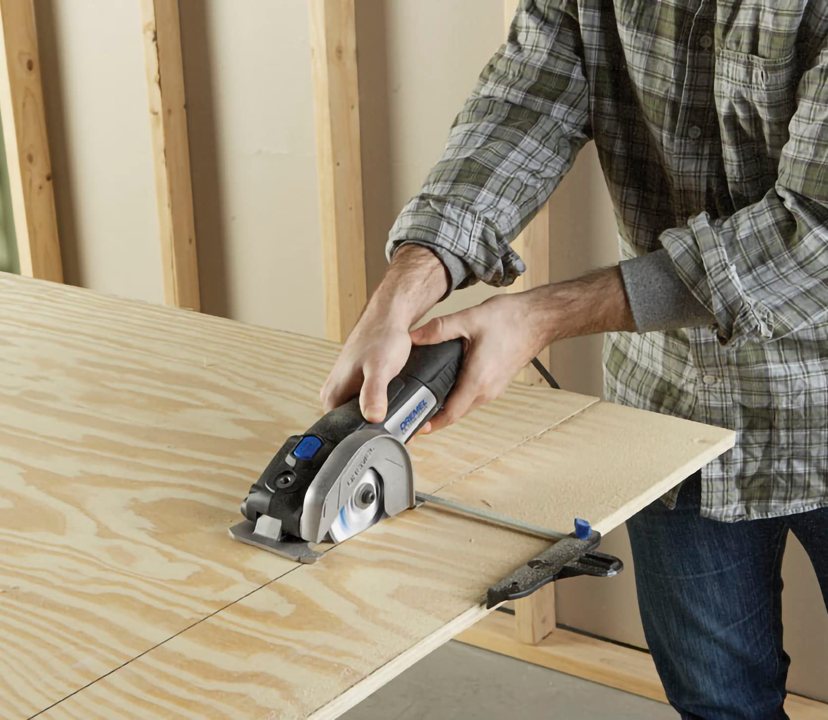 Dremel US40 Ultra-Saw Corded Compact Saw Tool Kit with 3 Cutting Wheels and Auxiliary Handle - Image 4